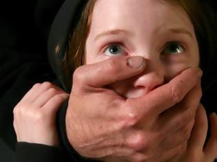 Φωτογραφία για Σοκ προκαλεί στη Βρετανία η σύλληψη 660 παιδεραστών που κακοποίησαν εκατοντάδες ανήλικα παιδιά