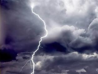 Φωτογραφία για Απίστευτη αλλαγή του καιρού στα Ιωάννινα - Κεραυνοί «χτυπούν» ξαφνικά την περιοχή