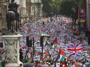 Φωτογραφία για Χιλιάδες άνθρωποι διαδήλωσαν στο Λονδίνο