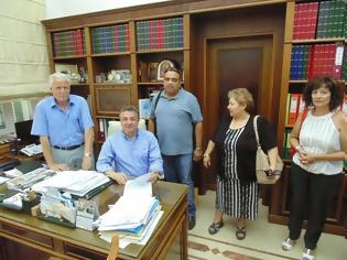 Φωτογραφία για Υπογραφή σύμβασης από τον Περιφερειάρχη Κρήτης για έργα ανάπλασης στην τουριστική περιοχή Καβρού του δήμου Αποκορώνου