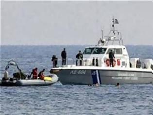 Φωτογραφία για Φαρμακονήσι: 24 μετανάστες κατέληξαν στη θάλασσα - Επιχείρηση διάσωσης από το λιμενικό