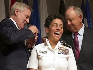Φωτογραφία για Πρώτη γυναίκα ναύαρχος τεσσάρων αστέρων στο Αμερικανικό Ναυτικό