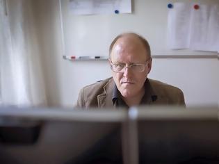 Φωτογραφία για Ιδού ο Σουηδός- κινητή εγκυκλοπαίδεια που βρίσκεται πίσω από 2,7 εκατομμύρια άρθρα της Wikipedia... [video]