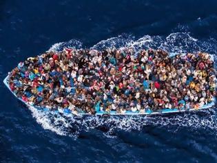 Φωτογραφία για Φρίκη! Κατέσφαξαν και έπνιξαν πάνω από 100 παράνομους μετανάστες εν πλώ για να μην βουλιάξει το πλοιάριο