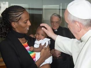 Φωτογραφία για Συνάντηση Πάπα με τη γυναίκα από το Σουδάν που καταδικάστηκε σε θάνατο