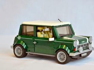 Φωτογραφία για Η άλλη άποψη: ένα κλασικό Mini από 1.077 τουβλάκια LEGO
