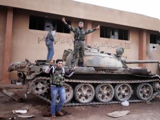 Φωτογραφία για Κατάληψη στρατιωτικής βάσης στη Συρία