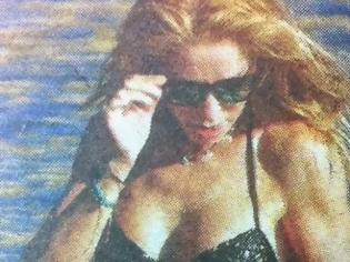 Φωτογραφία για Η Έλλη Στάη πιο sexy από ποτέ, με μπικίνι στην Πάτμο