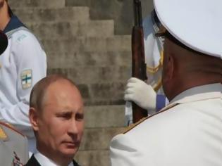Φωτογραφία για Ο Πούτιν συνεχάρη τους στρατιωτικούς με την Ημέρα του Πολεμικού Ναυτικού
