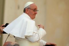 Ο Πάπας Φραγκίσκος θέλει να ξαναενωθούν τα χριστιανικά δόγματα. Φυσικά υπό την εξουσία του!