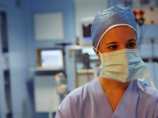 Φωτογραφία για ΣΟΚΑΡΙΣΤΙΚΕΣ ΦΩΤΟΓΡΑΦΙΕΣ: Νοσηλεύτρια έβγαλε selfie με νεκρό ασθενή της... [photos]