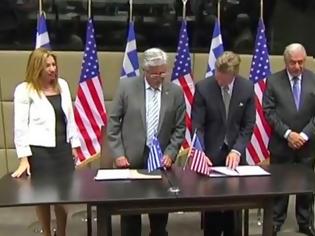 Φωτογραφία για Δείτε βίντεο από την υπογραφή Συμφώνου Στρατηγικής Συνεργασίας μεταξύ ΕΑΣ και ΑΤΚ στο Υπουργείο Εθνικής Άμυνας‏‎