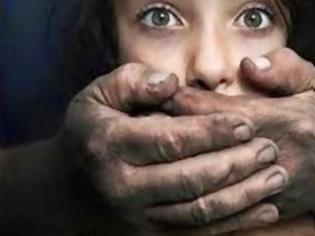 Φωτογραφία για Πάνω από 900 Έλληνες έχουν δει online βιασμούς βρεφών και μικρών παιδιών