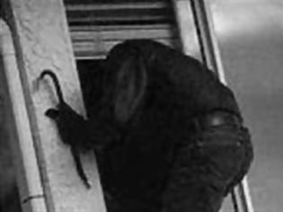 Φωτογραφία για Βαρθολομιό: Ο κλέφτης πήδηξε από το μπαλκόνι