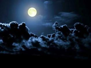 Φωτογραφία για Γιατί αποκαλούν το αποψινό φεγγάρι υπερπανσέληνο;
