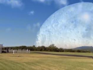 Φωτογραφία για Τι θα γινόταν αν η Σελήνη περιστρεφόταν γύρω από τη Γη από το ύψος του ISS [video]