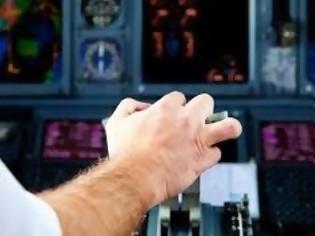 Φωτογραφία για Πιλότος έχασε τον έλεγχο αεροσκάφους όταν ξεκόλλησε το... προσθετικό χέρι του!