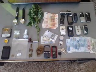 Φωτογραφία για Συνελήφθη 31χρονος στη Ναύπακτο για διακίνηση ναρκωτικών - Τα έκρυβε σε οικίες φίλων του τα ναρκωτικά
