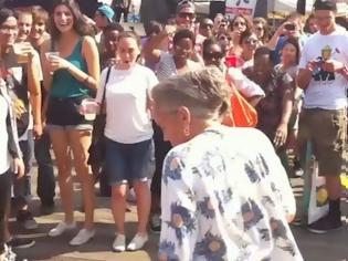 Φωτογραφία για Γιαγιά εισβάλει σε διαγωνισμό χορού και αφήνει τον κόσμο με το στόμα ανοικτό! [video]