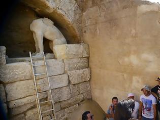 Φωτογραφία για Το μυστικό της Αμφίπολης - Ισως χρειαστεί ένας μήνας για να μπουν στο εσωτερικό του τάφου