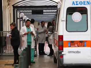 Φωτογραφία για Ένας οδηγός νταλίκας οδηγεί το ασθενοφόρο του Κέντρου Υγείας της Σκιάθου!