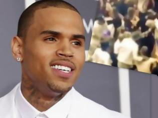 Φωτογραφία για Πυροβόλησαν τον Chris Brown μέσα σε club... [video]