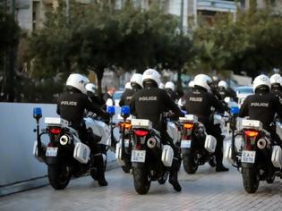 Φωτογραφία για Δρακόντεια μέτρα της αστυνομίας στο Ηράκλειο - Φοβούνται επεισόδια ανάμεσα σε χρυσαυγίτες και αντιφασίστες στο κέντρο