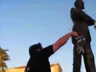 Φωτογραφία για Οργή για τις αθλιότητες στο άγαλμα του Βενιζέλου στη Χαλέπα