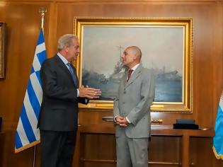 Φωτογραφία για Συνάντηση ΥΕΘΑ Δημήτρη Αβραμόπουλου με τον Πρέσβη της Αργεντινής