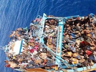 Φωτογραφία για Ελληνικό δεξαμενόπλοιο διέσωσε 221 μετανάστες στη Μεσόγειο