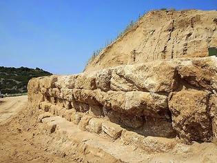 Φωτογραφία για «Θωρακίζουν» την Αμφίπολη: Πώς προστατεύουν το μνημείο πριν μπουν στον τάφο; [photos]
