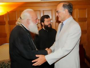 Φωτογραφία για Συνάντηση Αρχιεπίσκοπου Ιερώνυμου με τον Γ. Σούρλα για τα ανθρωπινά δικαιώματα