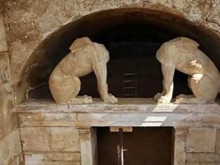 Φωτογραφία για “Μας περιμένουν τεράστιες εκπλήξεις στον τάφο της Αμφίπολης” - Μοναδικά στοιχεία έρχονται στο φως