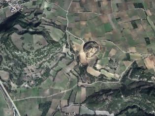 Φωτογραφία για Διαστημική Αμφίπολη! Εκπληκτικές δορυφορικές φωτογραφίες από τις ανασκαφές του αρχαίου τάφου [photos]
