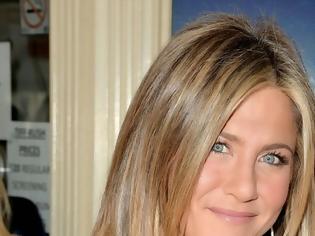 Φωτογραφία για Jennifer Aniston: “Απάντησε” στο γάμο των Brangelina με see-through εμφάνιση