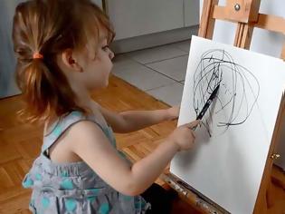 Φωτογραφία για Μητέρα μετατρέπει τα σκίτσα της 2χρονης κόρης της σε πίνακες ζωγραφικής