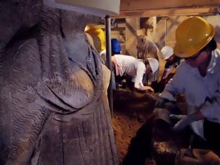 Φωτογραφία για Το μεγάλο μυστικό – Ο επόμενος τοίχος του τάφου της Αμφίπολης απαντάει στα ερωτήματα