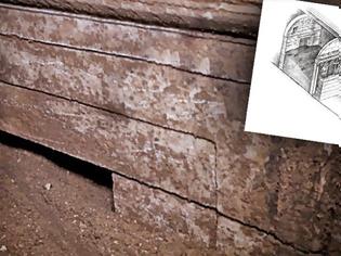 Φωτογραφία για Αμφίπολη: Χωμάτινο «τείχος» 13 μέτρων μπλοκάρει την είσοδο στον τρίτο ταφικό θάλαμο