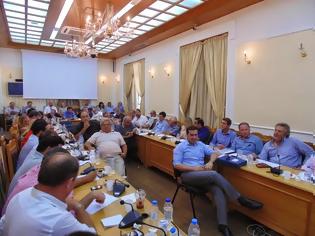 Φωτογραφία για Εκλέχτηκαν από το Περιφερειακό Συμβούλιο Κρήτης οι 8 αντιπρόσωπο στην Ένωση Περιφερειών Ελλάδας