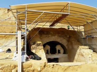 Φωτογραφία για Παγκόσμιος θαυμασμός για τον τάφο της Αμφίπολης - Διπλάσιο και από το Stonehenge το μνημείο