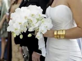 Φωτογραφία για Κόντεψε να μείνει η νύφη: Ποια πασίγνωστη τραγουδίστρια πήγε... απρόσκλητη σε γάμο;