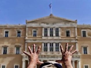 Φωτογραφία για Ροζ Ιστορία στην Βουλή των Ελλήνων:  Ο σύζυγος που την «έπιασε στα πράσα» την ξυλοφόρτωσε