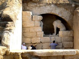 Φωτογραφία για Αμφίπολη, Κατερίνα Περιστέρη: Στο 325-300 πΧ χρονολογείται το μνημείο