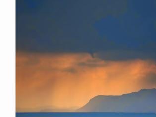 Φωτογραφία για Υδροστρόβιλοι έβαψαν τον ουρανό της Κρήτης