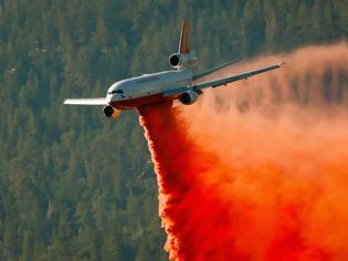 Φωτογραφία για Συγκλονιστικό βίντεο με θηριώδες αεροπλάνο-τάνκερ στη μάχη με τις φλόγες!