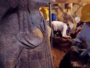 Φωτογραφία για ΣΟΚ: “Ο τάφος της Αμφίπολης έχει λεηλατηθεί”