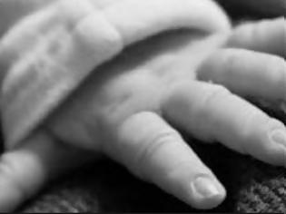 Φωτογραφία για ΘΡΗΝΟΣ για το νεογέννητο που πέθανε κατά την αεροδιακομιδή του στο Ηράκλειο