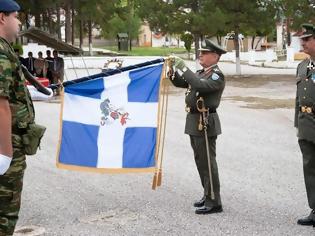 Φωτογραφία για Απονομή Ταξιάρχη Αριστείου Ανδρείας στην Πολεμική Σημαία του 1ου ΣΠ