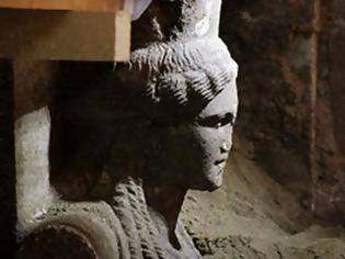 Φωτογραφία για Η αρχαιολόγος Ολγα Παλαγγιά ξαναχτυπά για την Αμφίπολη: Ο τάφος δεν είναι ελληνικός -Παίζεται πολιτικό παιχνίδι