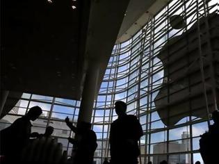 Φωτογραφία για Η Apple έχασε 23 δισ. δολάρια μετά το bendgate και τα προβλήματα του iOS 8